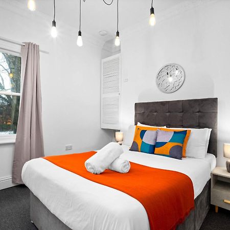 Luxury Apartment - Wolverhampton - Netflix - Smart Tv - Fast Wifi - 7Apc Екстериор снимка