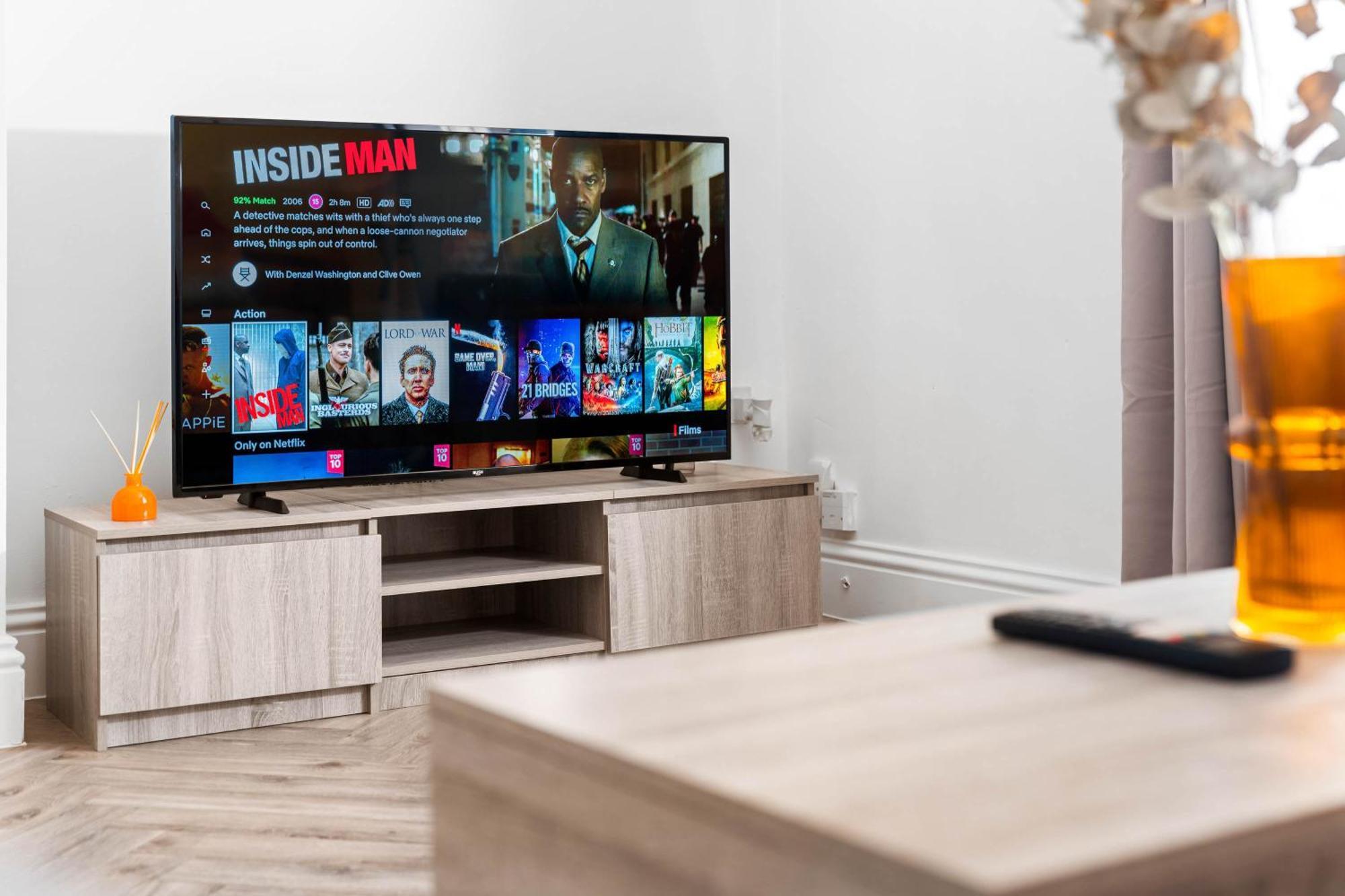 Luxury Apartment - Wolverhampton - Netflix - Smart Tv - Fast Wifi - 7Apc Екстериор снимка